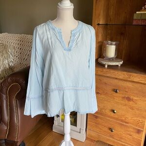 Light Jean flowy blouse
